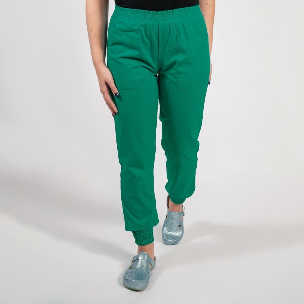 Costum Lotus 2, bluza asimetrica cu capse, pantaloni cu elastic in talie si manseta, verde hunter Costum Lotus 2, bluza asimetrica cu capse, pantaloni cu elastic in talie si manseta, verde hunter