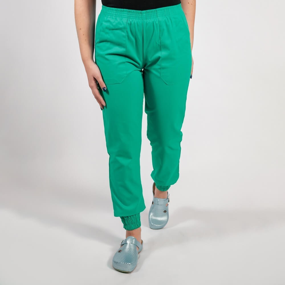 Costum Lotus 2, bluza asimetrica cu capse, pantaloni cu elastic in talie si manseta, verde chirurgical