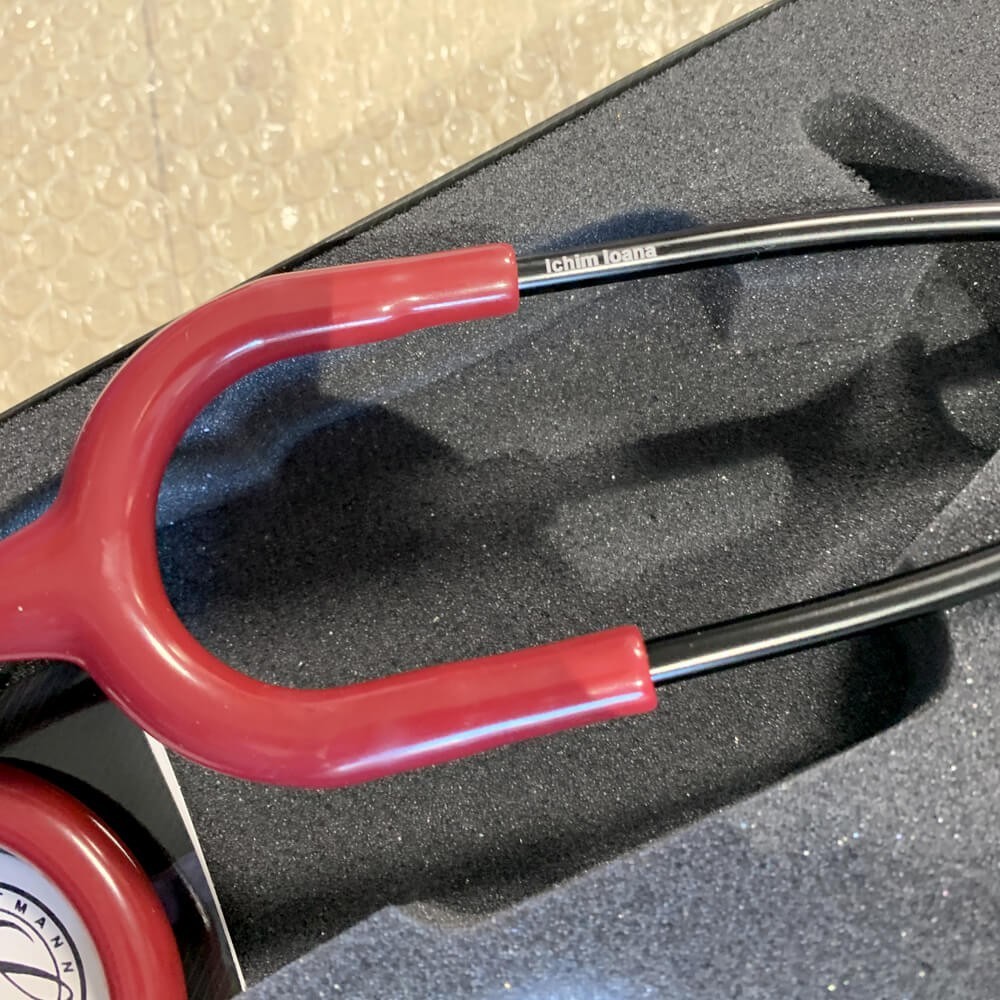 Gravare pe arce pentru stetoscoapele 3M™ Littmann® Gravare pe arce pentru stetoscoapele 3M™ Littmann®