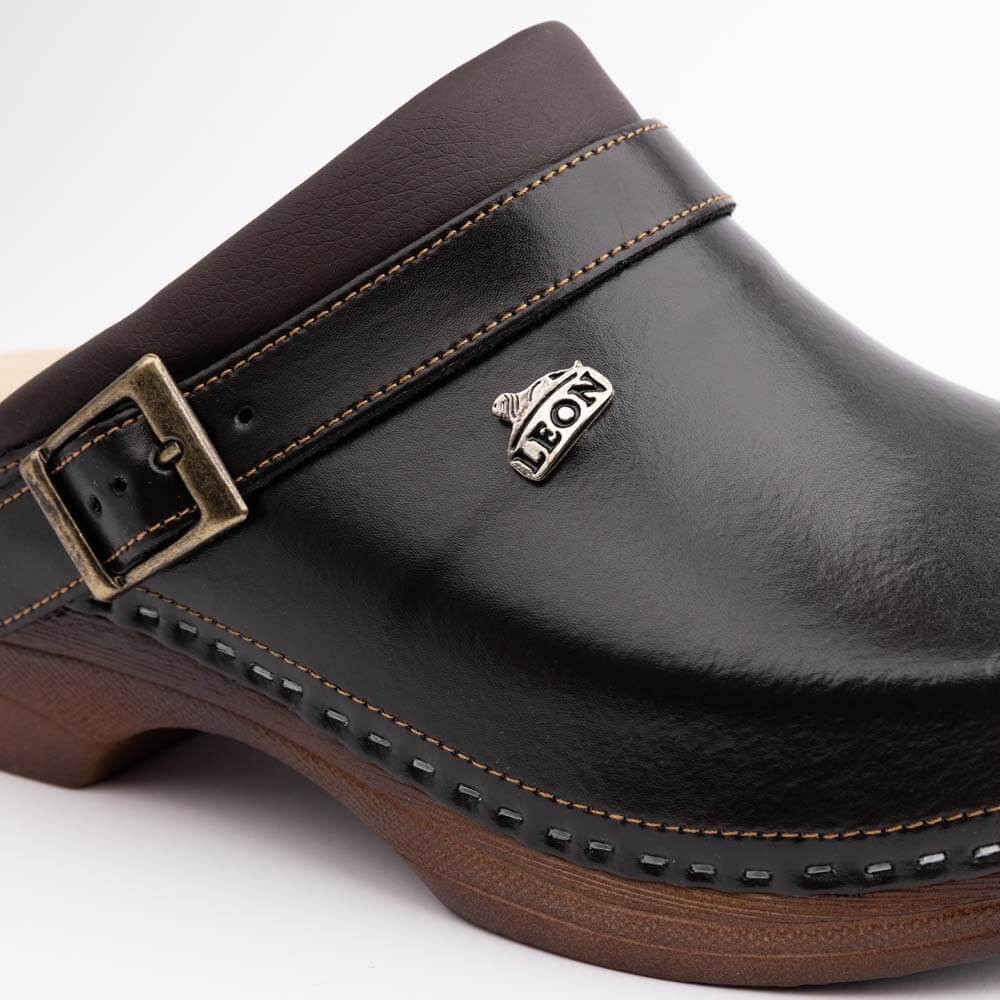 Saboti medicali LEON PU101, maro, neperforat Saboti medicali LEON PU101, maro, neperforat