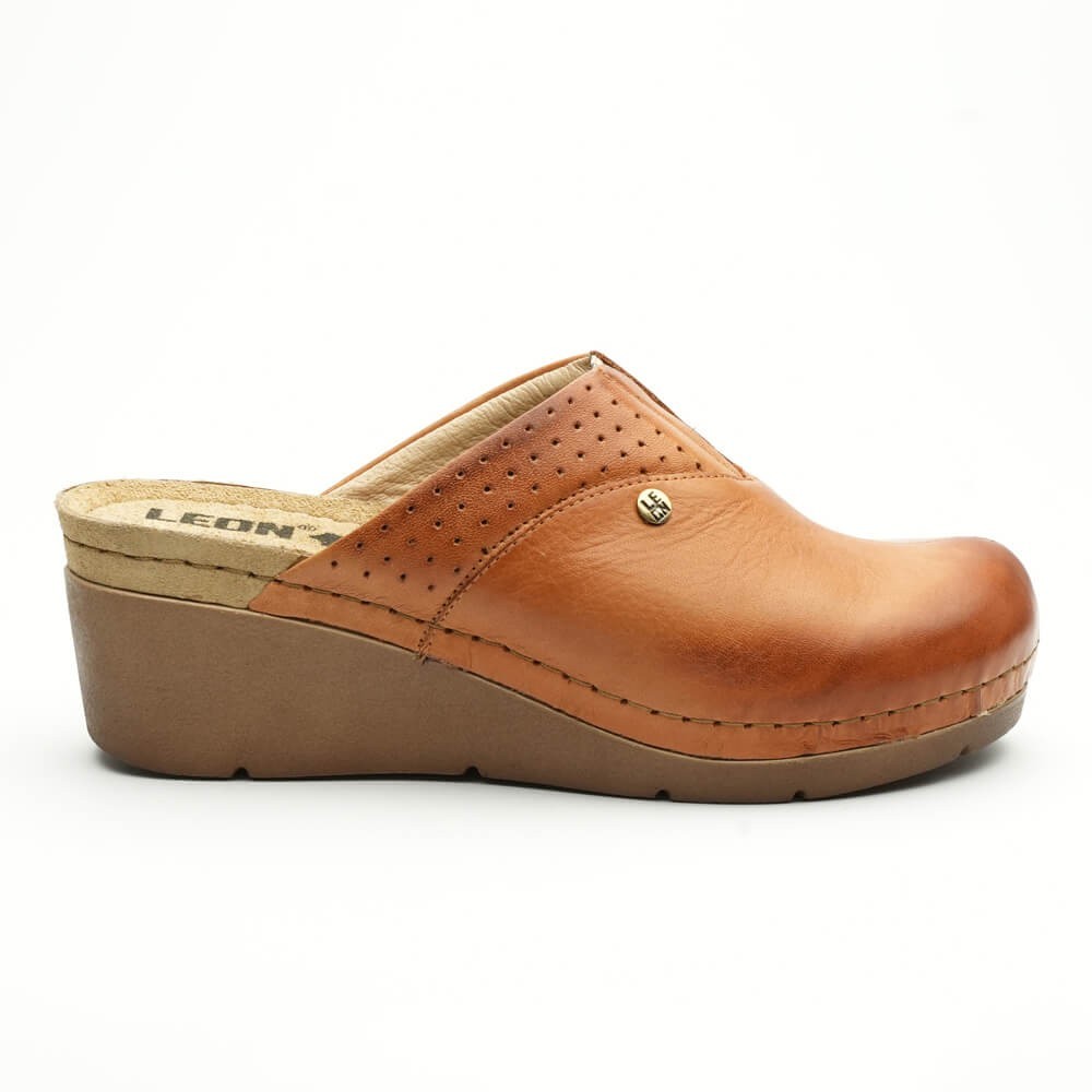 Saboti medicali Leon 1002, din piele, maro Saboti medicali Leon 1002, din piele, maro