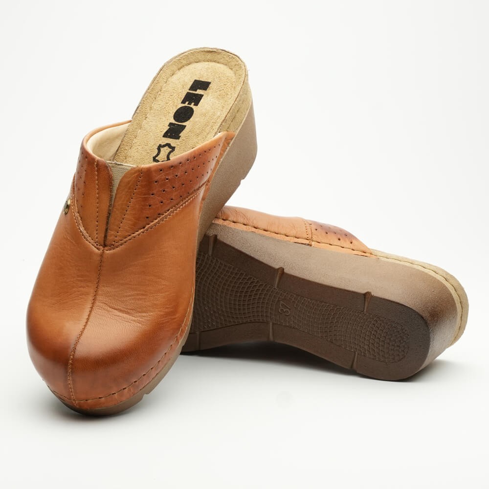 Saboti medicali Leon 1002, din piele, maro Saboti medicali Leon 1002, din piele, maro